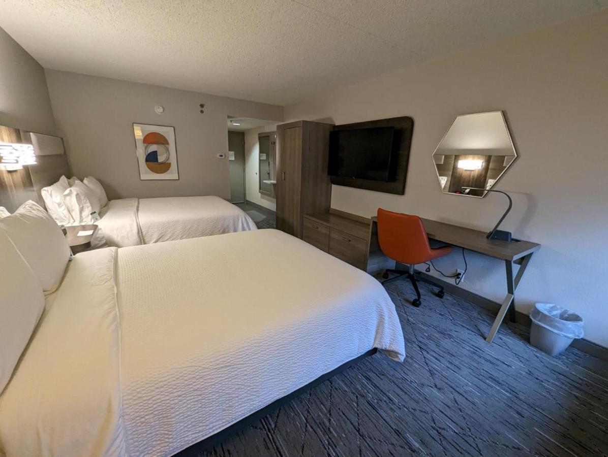 Holiday Inn Express Indianapolis Airport By Ihg Plainfield Exterior foto